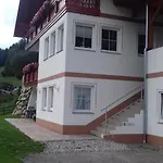 Michaela In By Interhome Apartmán Flattach